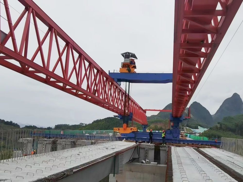 安徽架橋機(jī)、公路高鐵架橋機(jī)、鐵路客專架橋機(jī)、自平衡架橋機(jī)
